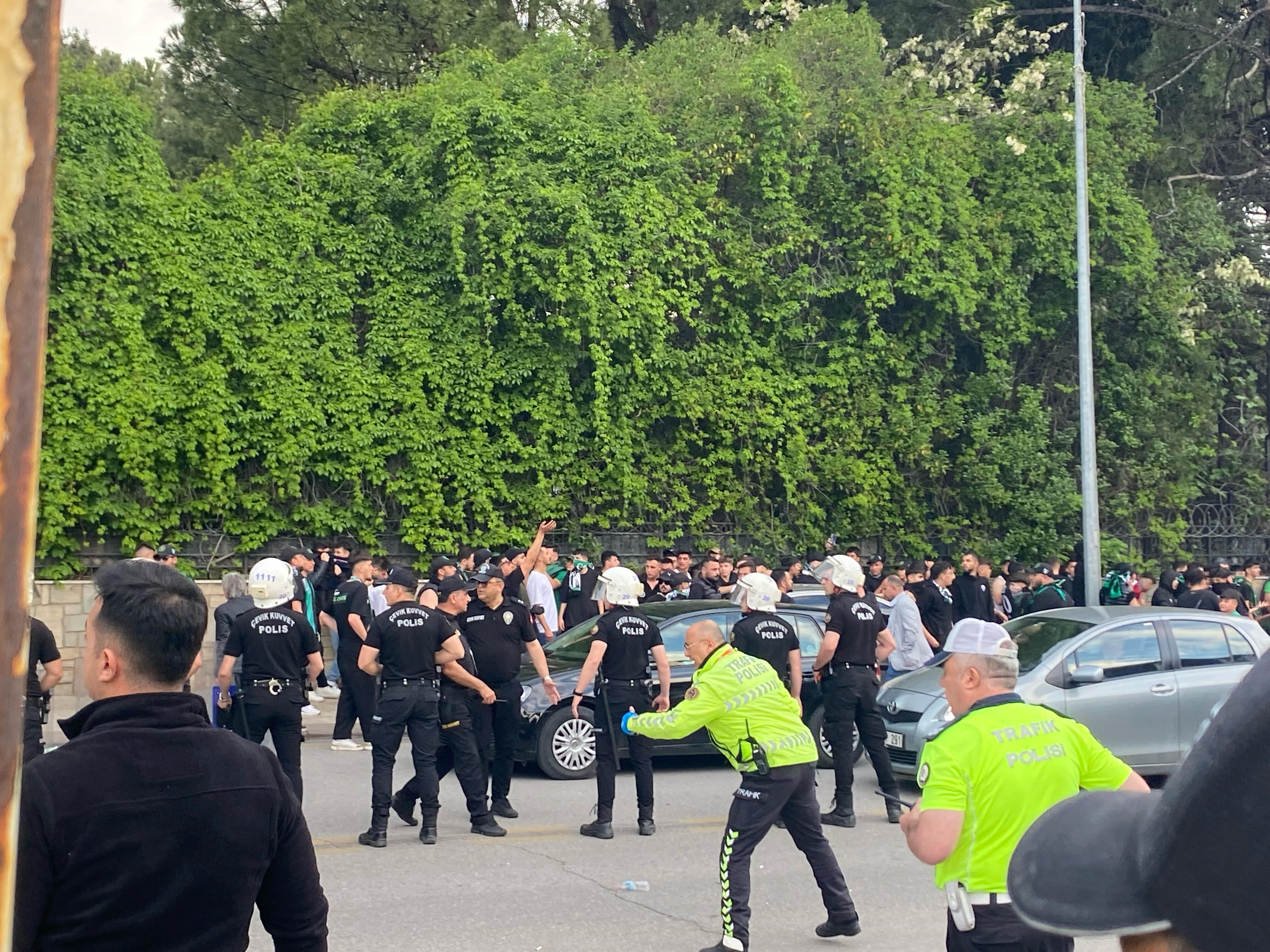 Bir zamanlar Süper Lig'deydi! Denizlispor amatör lige düştü, taraftar stadı ateşe verdi Bir zamanlar Süper Lig'deydi! Denizlispor amatör lige düştü, taraftar stadı ateşe verdi - 2. Resim