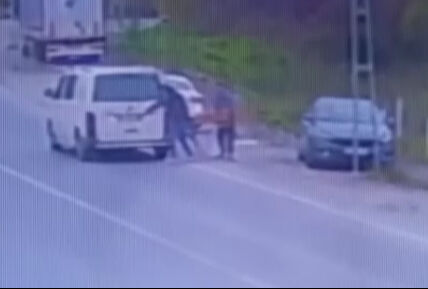 Deprem paniği ortasında vicdansızlık! Yardım için konulmuşlardı, hırsızlar alıp götürdü - 1. Resim