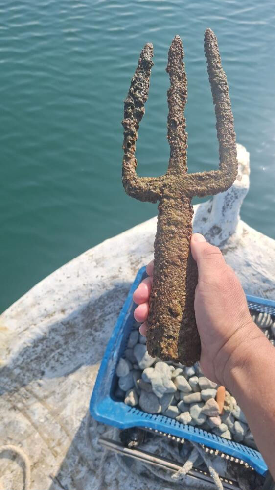 Gümüşbalığı ararken Poseidon Mızrağı buldular! İznik Gölü'nden çıktı - 2. Resim