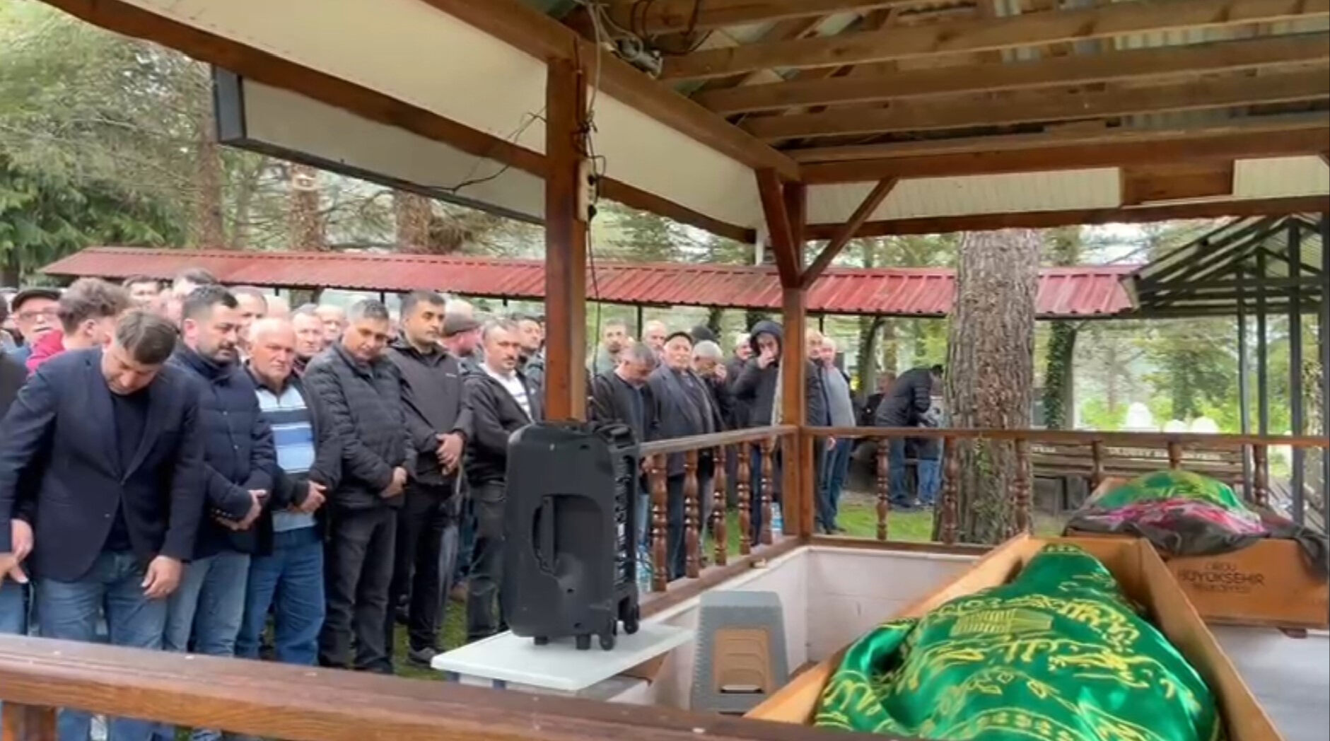Günün en acı haberi! Kazada eşini kaybetti, saatler sonra kalp krizinden öldü Günün en acı haberi! Kazada eşini kaybetti, saatler sonra kalp krizinden öldü - 2. Resim