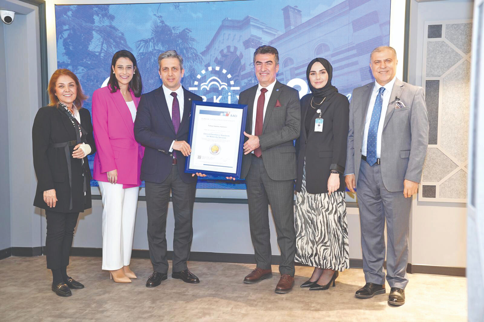 Kadın doğum alanında Mükemmeliyet Merkezi! Bu sertifika Türkiye'de ilk defa Türkiye Hastanesine verildi - 3. Resim