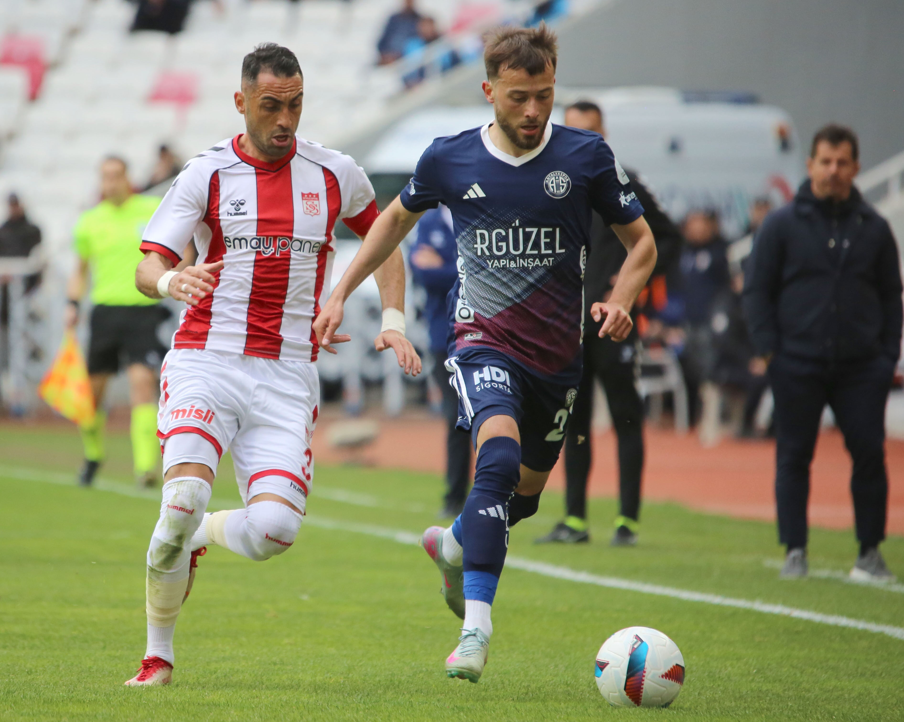 Küme düşme hattı karıştı! Sivasspor'dan kritik galibiyet Küme düşme hattı karıştı! Sivasspor'dan kritik galibiyet - 2. Resim