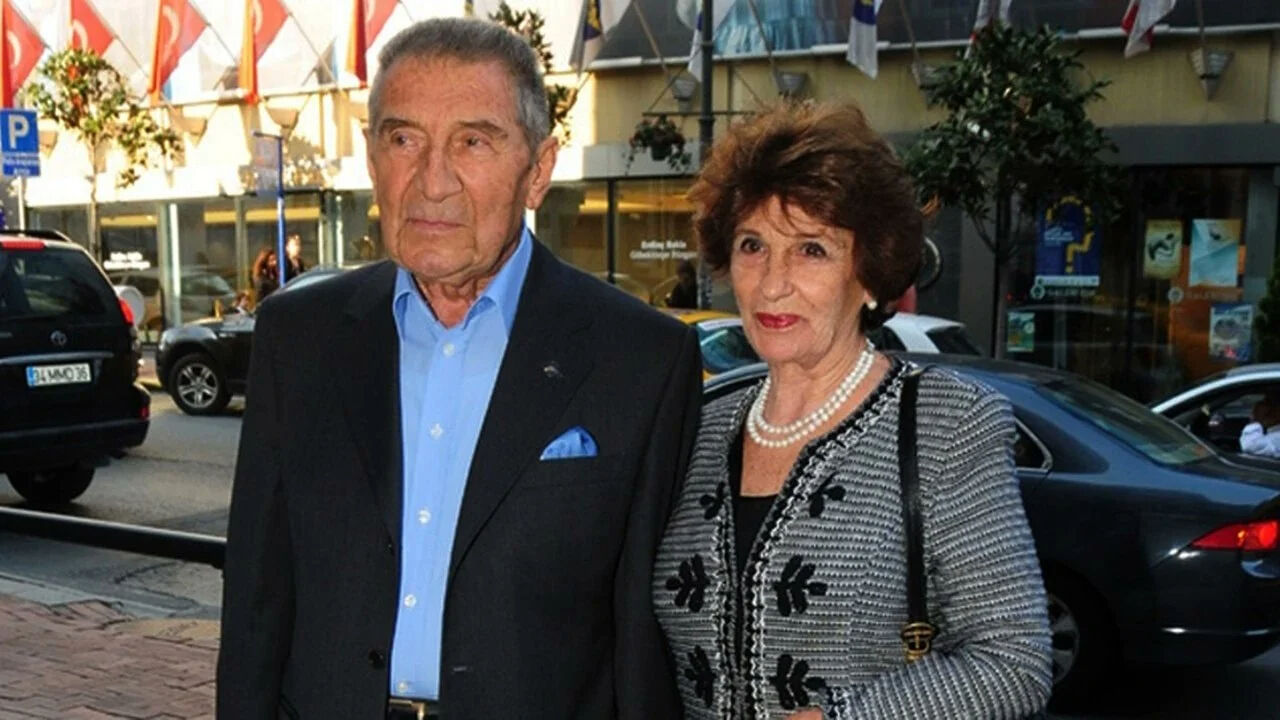 Osman Boyner son yolculuğuna uğurlandı! İş dünyası cenazeye akın etti Osman Boyner son yolculuğuna uğurlandı! İş dünyası cenazeye akın etti - 2. Resim