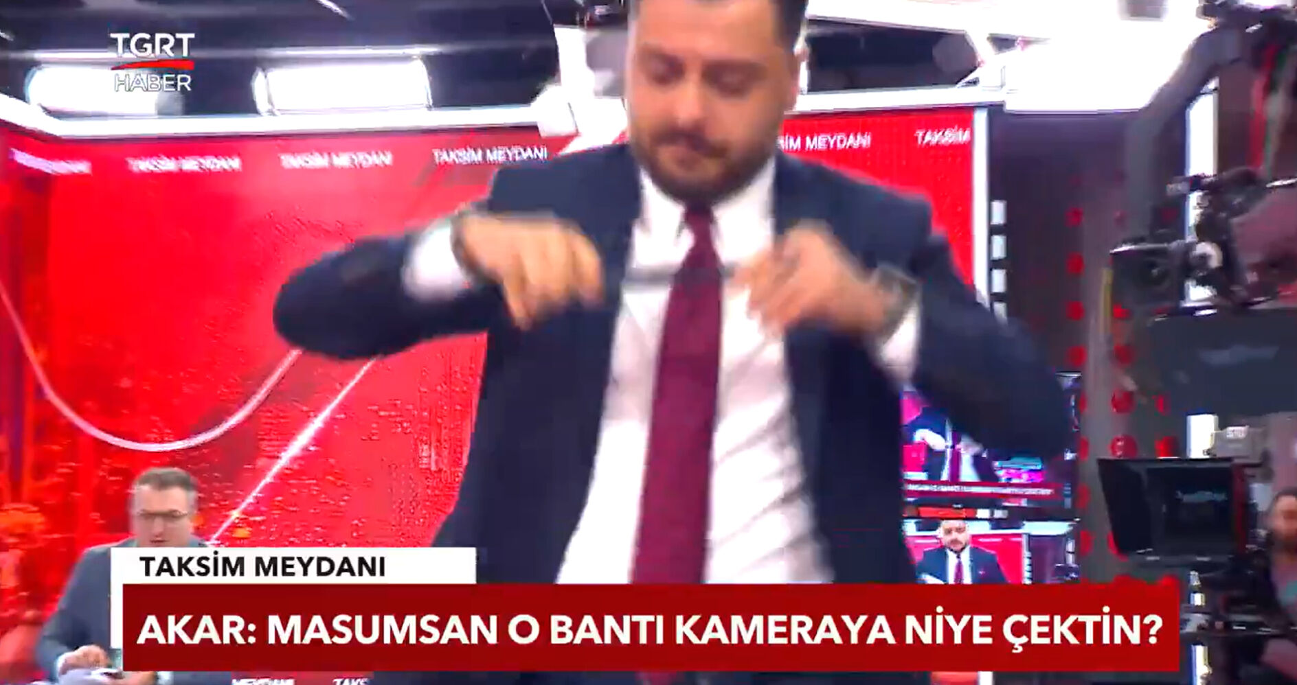 Özgür Çelik'in 'valizli İmamoğlu' savunmasına çarpıcı çıkış: Terörün hedefinde olduğuna Kandil bile güler Özgür Çelik'in 'valizli İmamoğlu' savunmasına çarpıcı çıkış: Terörün hedefinde olduğuna Kandil bile güler - 5. Resim