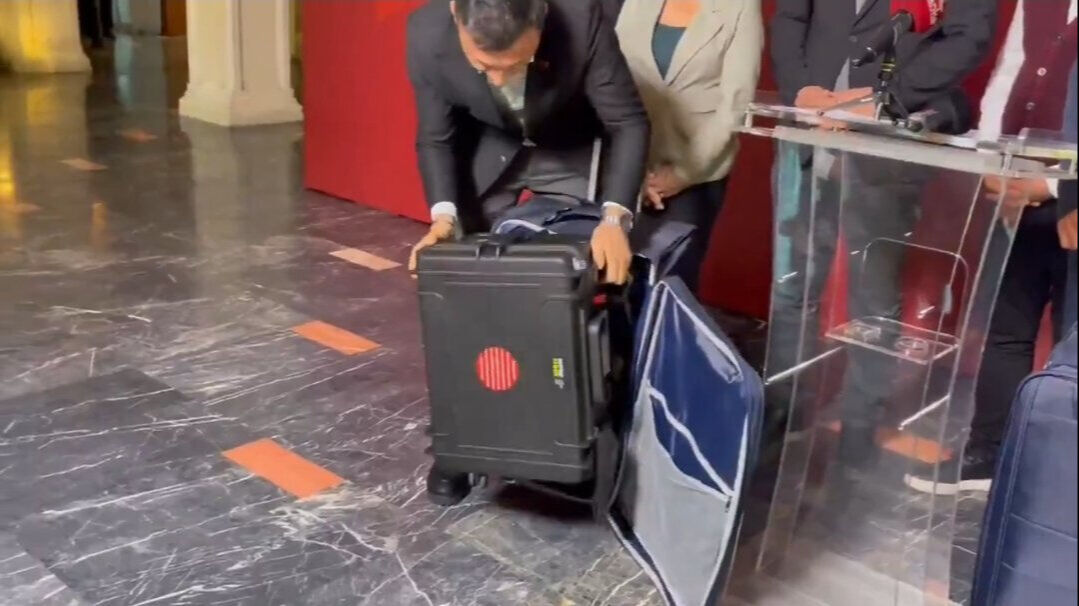 Özgür Çelik'in 'valizli İmamoğlu' savunmasına çarpıcı çıkış: Terörün hedefinde olduğuna Kandil bile güler Özgür Çelik'in 'valizli İmamoğlu' savunmasına çarpıcı çıkış: Terörün hedefinde olduğuna Kandil bile güler - 3. Resim