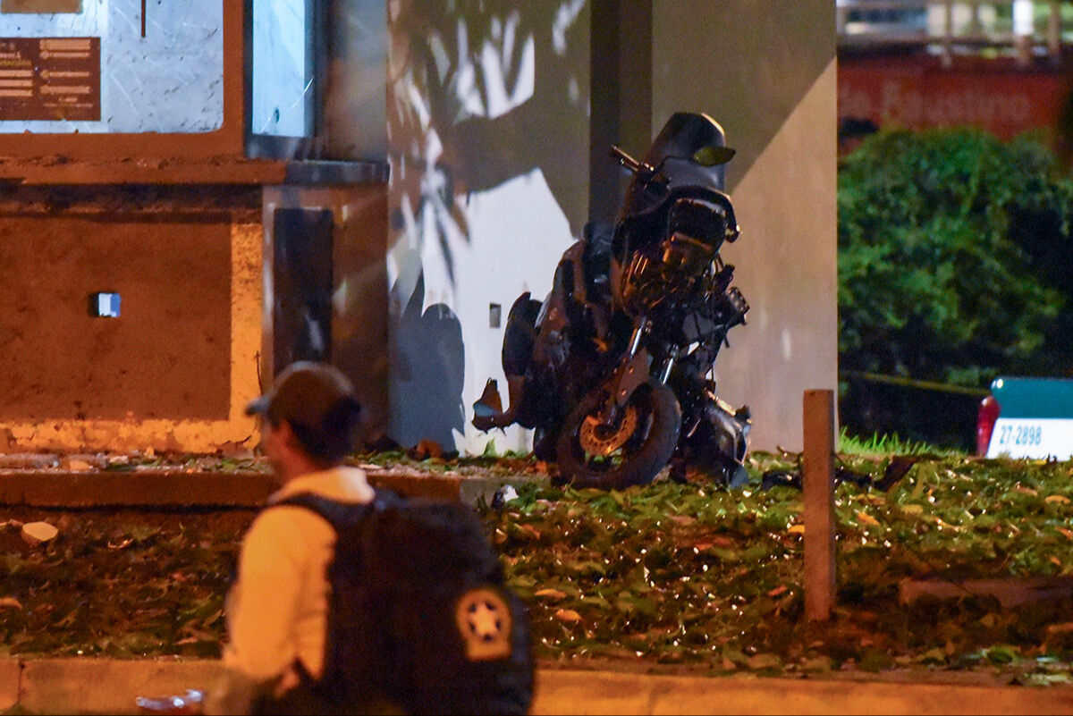 Polise bombalı saldırıda bilgi getirene ödül! 50 milyon verilecek Polise bombalı saldırıda ödülle arama! 50 milyon verilecek - 3. Resim