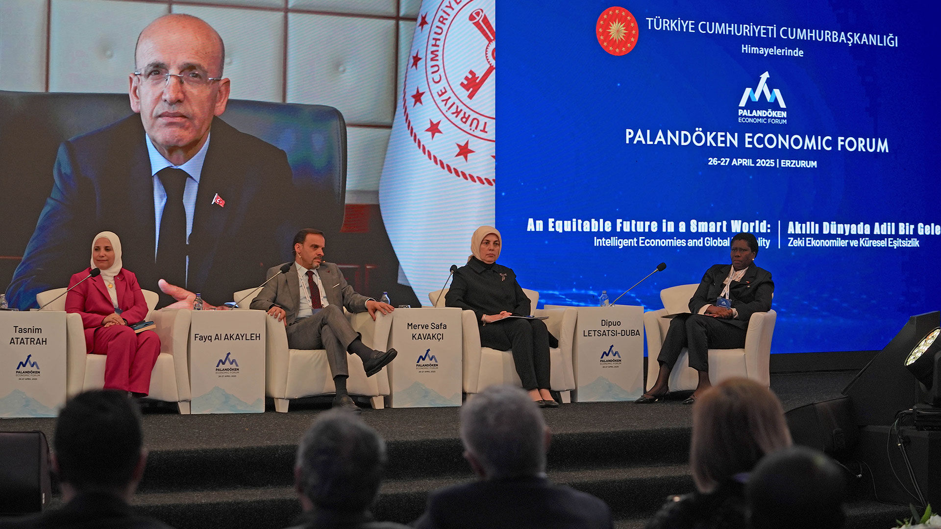 Bakan Şimşek 'fırsat' diyerek açıkladı: Yatırımcılar yüzünü Türkiye'ye çevirecek Bakan Şimşek 'fırsat' diyerek açıkladı: Yatırımcılar yüzünü Türkiye'ye çevirecek - 1. Resim