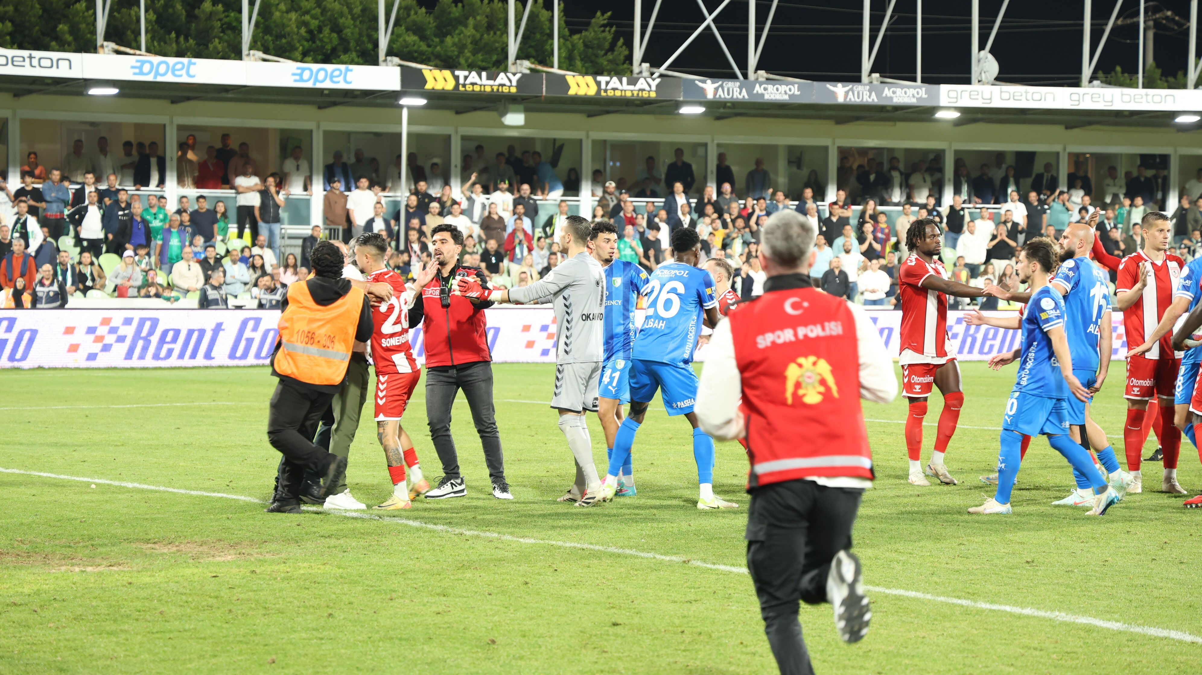 Bodrum FK'dan hakem isyanı: Futbolda kara gün Bodrum FK'dan hakem isyanı: Bu futbolun kara gecesidir - 1. Resim