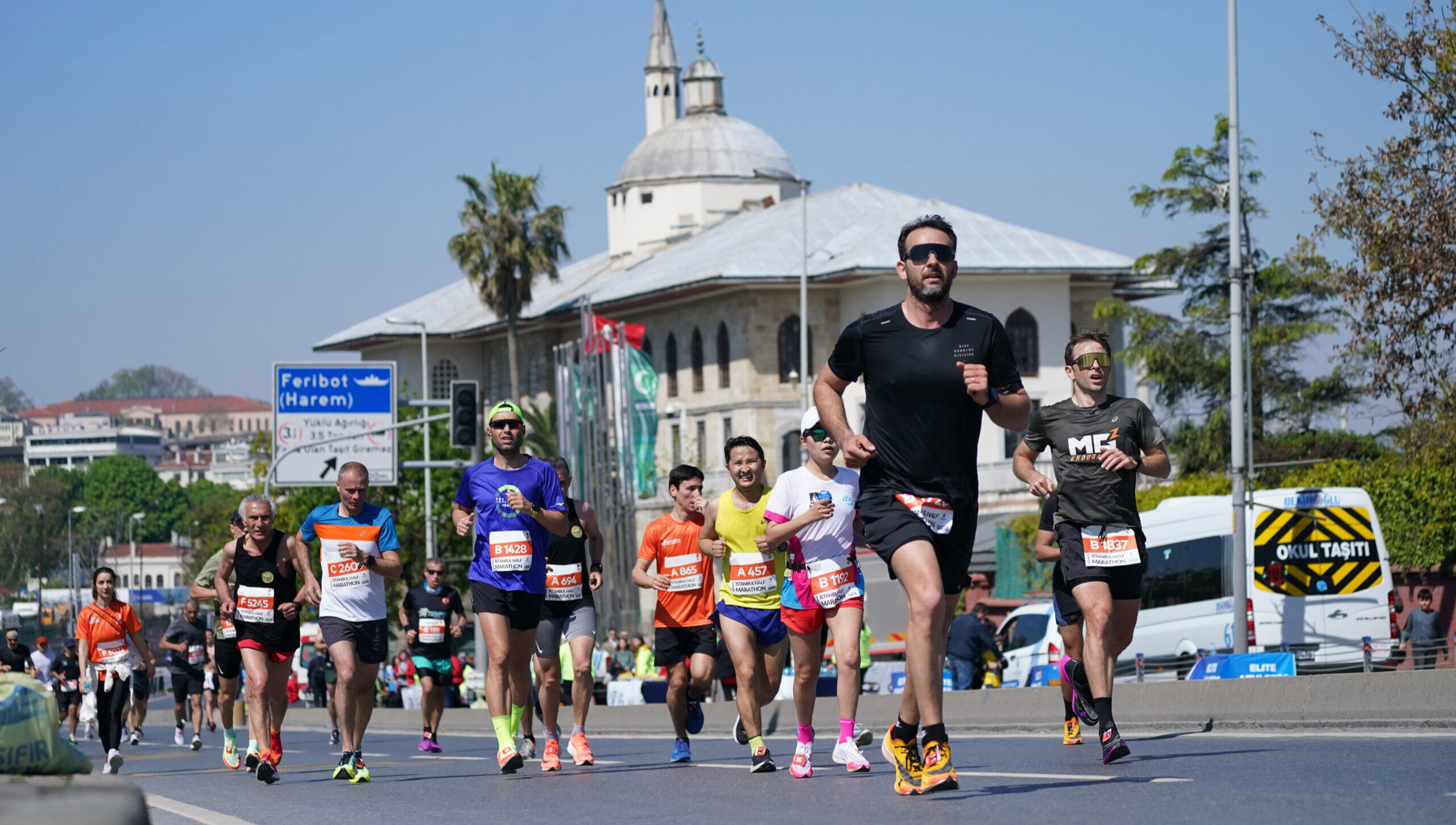 İstanbul hangi yollar kapalı? İstanbul Yarı Maratonu bugün başlıyor İstanbul hangi yollar kapalı? İstanbul Yarı Maratonu bugün başlıyor - 1. Resim