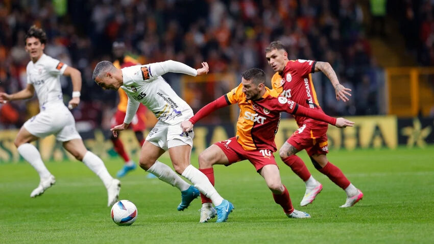 Maç kadrosu muhtemel 11'ler: Eyüpspor-Galatasaray maçı hangi kanalda, saat kaçta yayınlanacak? - 1. Resim