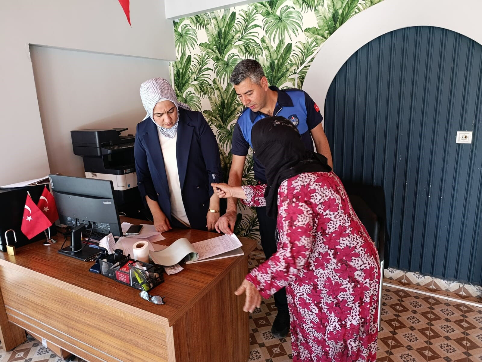 Vatandaşları bezdirdiler! İki kadın ve 3 çocuğu ekipleri harekete geçirdi Vatandaşları bezdirdiler! İki kadın ve 3 çocuğu ekipleri harekete geçirdi - 2. Resim
