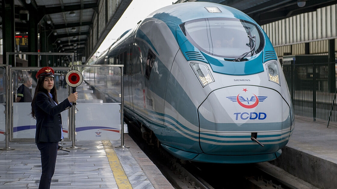 Yüzde 10'dan 95'lere çıktı! Türkiye'nin demiryollarında dışa bağımlılık sona eriyor Yüzde 10'dan 95'lere çıktı! Türkiye'nin demiryollarında dışa bağımlılık son eriyor - 1. Resim
