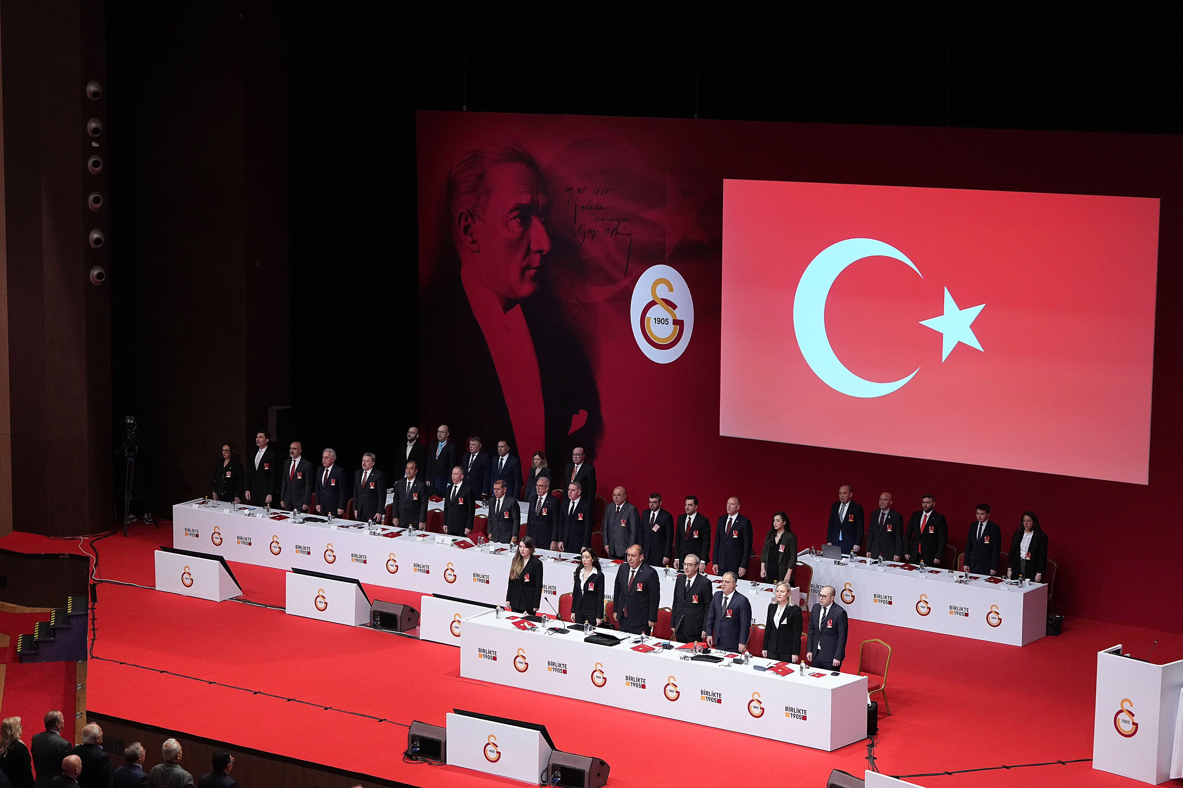 Y&uuml;zyılın projesi! Galatasaray Başkanı Dursun &Ouml;zbek, Aslantepe'nin altını &ccedil;izdi - 1. Resim