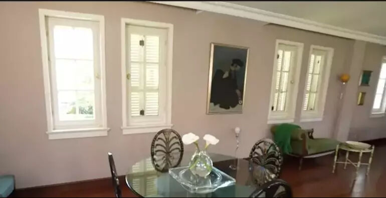 Zerrin Arbaş lüks villasının kapılarını ilk kez açtı! Evin her detayı baktırdıkça baktırdı - 2. Resim