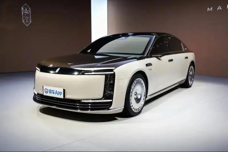Çinliler Mercedes Maybach’ın tahtına göz dikti: Huawei Maextro S800 Çinliler Mercedes Maybach’ın tahtına göz dikti: Huawei Maextro S800 - 1. Resim