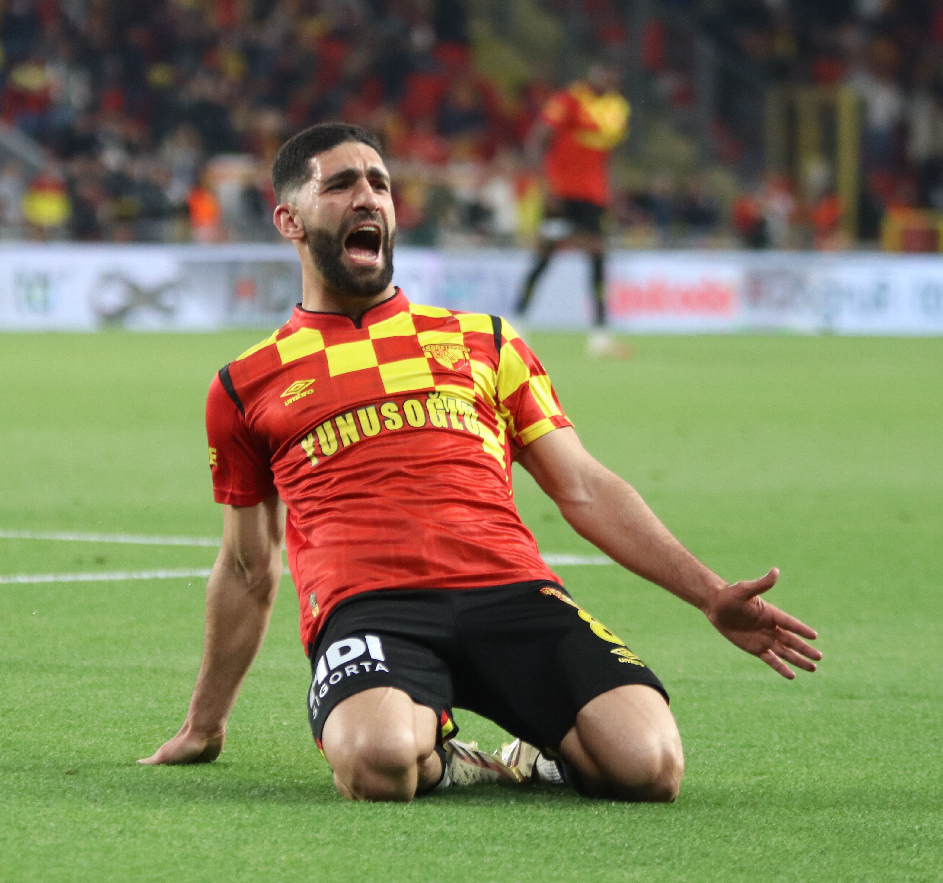 Göztepe, Başakşehir karşısında galibiyet hasretini sona erdirdi: 4-1 Göztepe, Başakşehir karşısında galibiyet hasretini sona erdirdi: 4-1 - 2. Resim