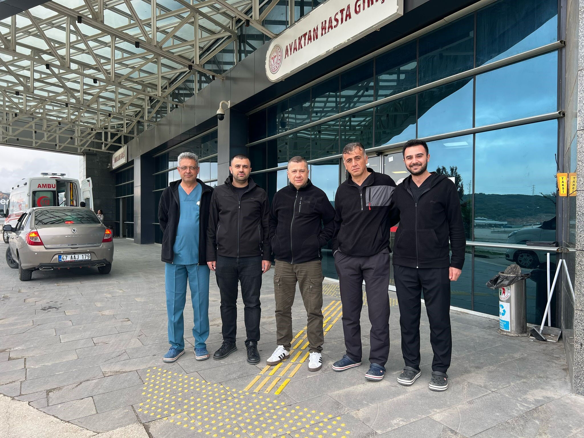 Hastanede dehşet anları! 'Çocuğumla ilgilenmedin' diyerek hemşireye saldırdı - 1. Resim