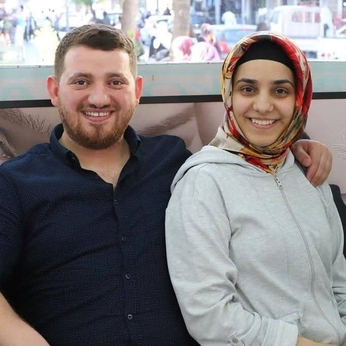 Heyelan felaketinde hayatını kaybeden baba ve kızlarına veda! Faciadan kurtulan annenin gözyaşları Heyelan felaketinde hayatını kaybeden baba ve kızlarına veda! Faciadan kurtulan annenin gözyaşları - 1. Resim