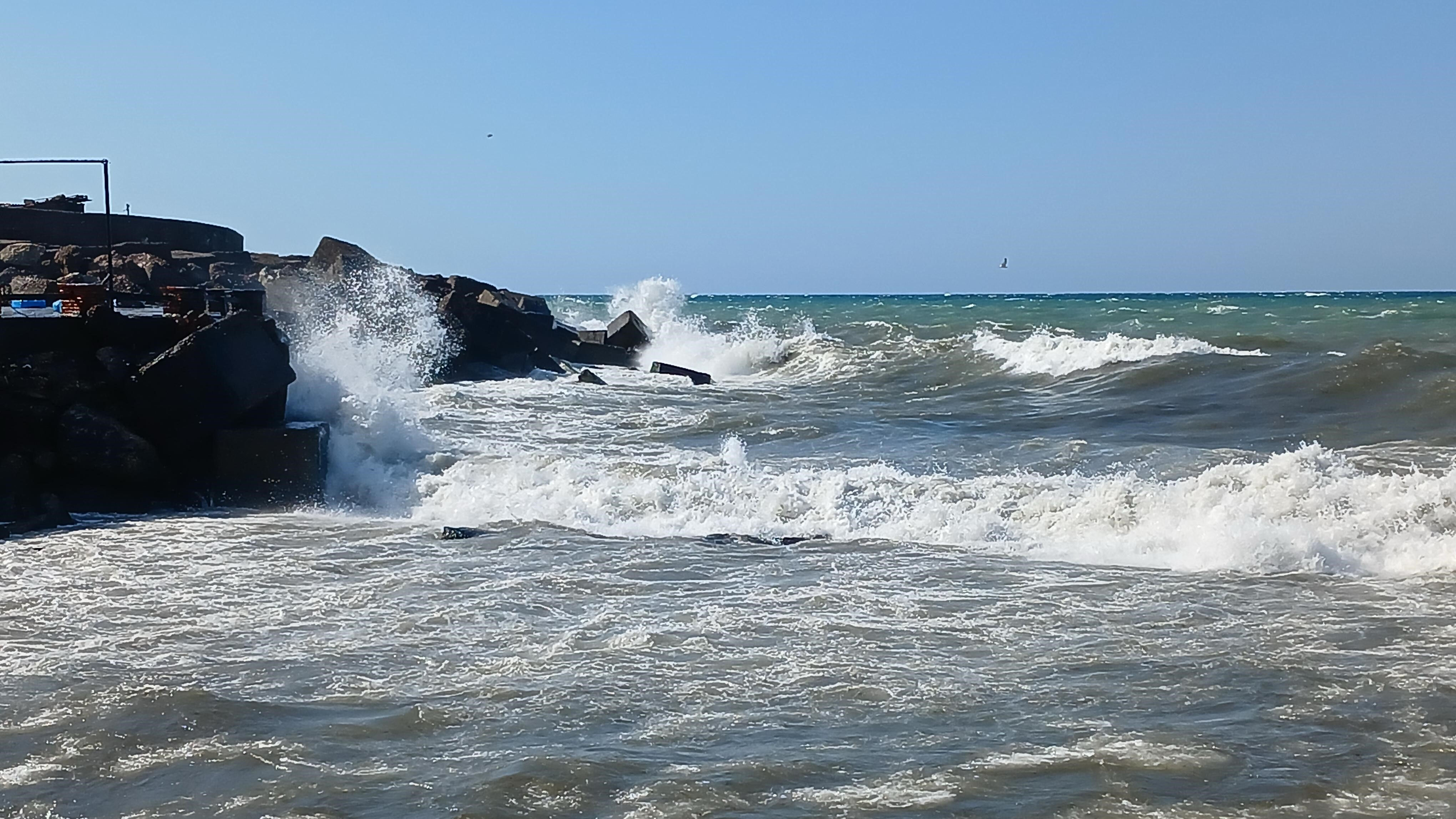 Meteoroloji uyarmıştı! Karadeniz'de alarm: Dalgaların boyu 4 metreye kadar çıktı Meteoroloji uyarmıştı! Karadeniz'de alarm: Dalgaların boyu 4 metreye kadar çıktı - 3. Resim