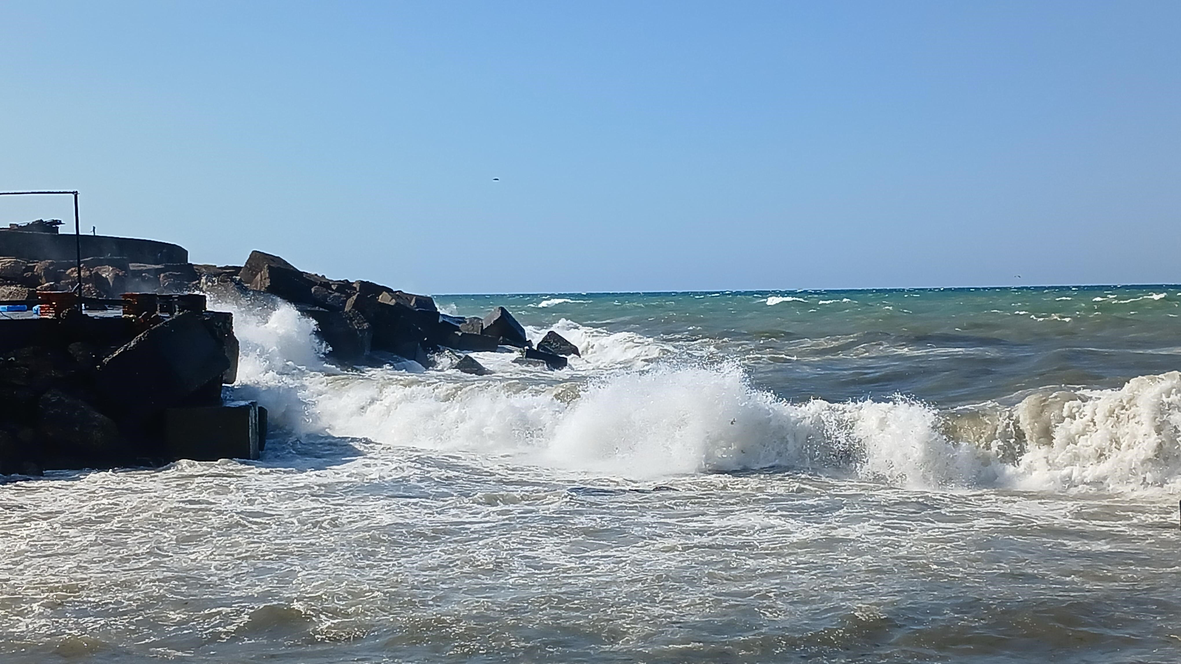 Meteoroloji uyarmıştı! Karadeniz'de alarm: Dalgaların boyu 4 metreye kadar çıktı Meteoroloji uyarmıştı! Karadeniz'de alarm: Dalgaların boyu 4 metreye kadar çıktı - 2. Resim