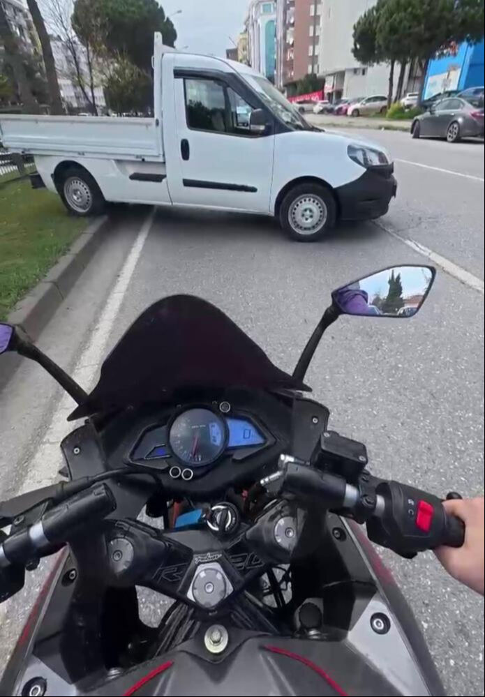 Samsun'da faciaya ramak kala: Şoförsüz araç paniği anbean kamerada Samsun'da faciaya ramak kala: Şoförsüz araç paniği anbean kamerada - 1. Resim