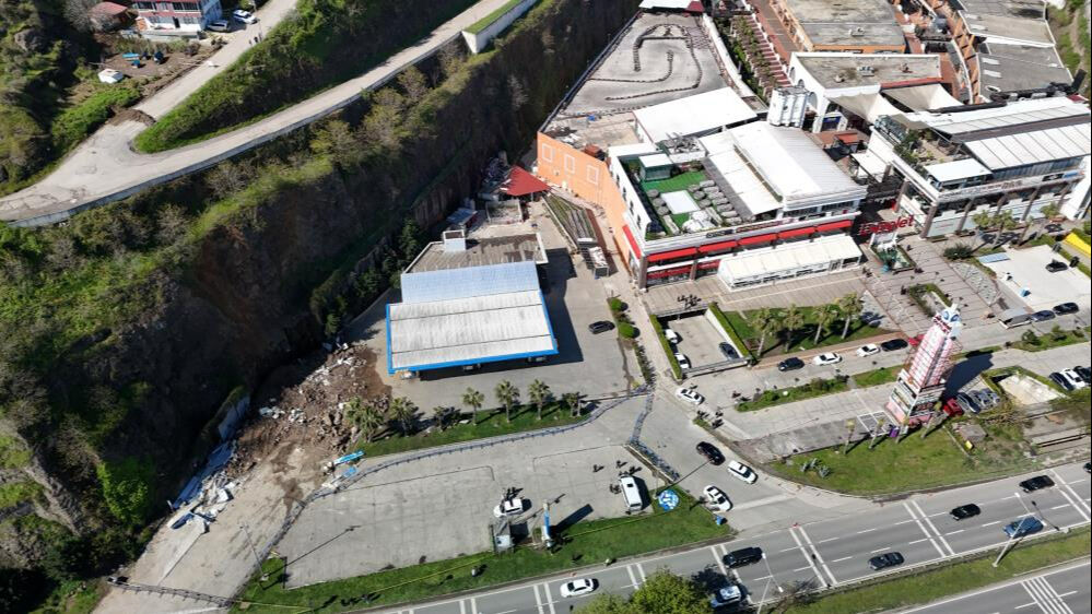 Samsun'da heyelan: 3 kişinin öldüğü facianın yaşandığı bölge havadan görüntülendi Samsun'da heyelan: 3 kişinin öldüğü facianın yaşandığı bölge havadan görüntülendi - 3. Resim