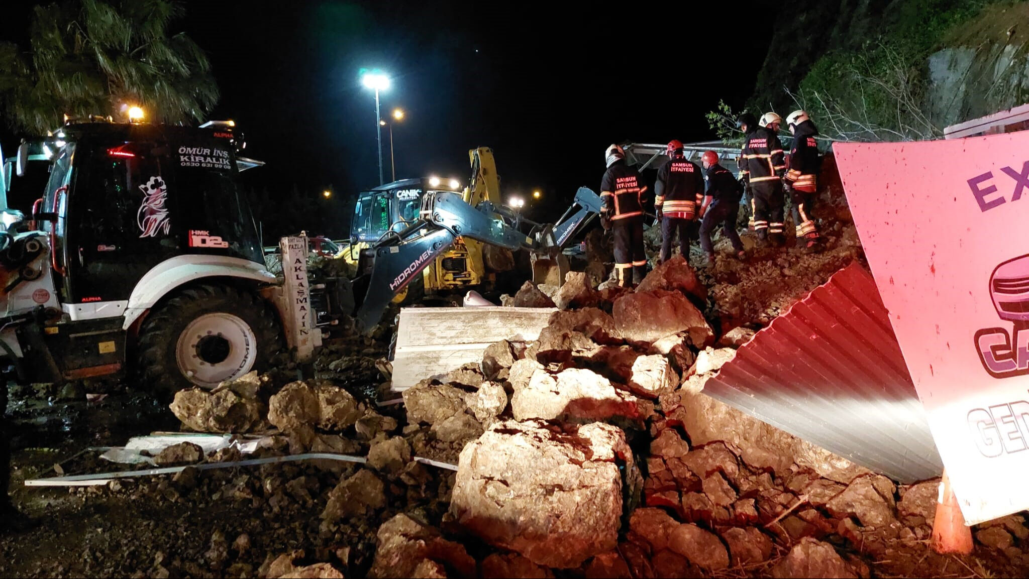 Samsun'da heyelan! Enkaz altında kalanlar var - 5. Resim