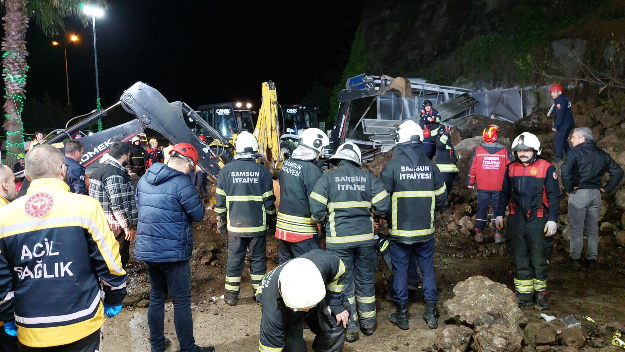 Samsun'da heyelan! Enkaz altında kalanlar var - 6. Resim