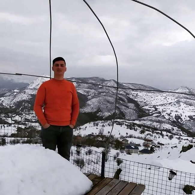 Silahlı saldırgan kıraathanede dehşet saçtı! 23 yaşındaki genç hayatını kaybetti - 1. Resim