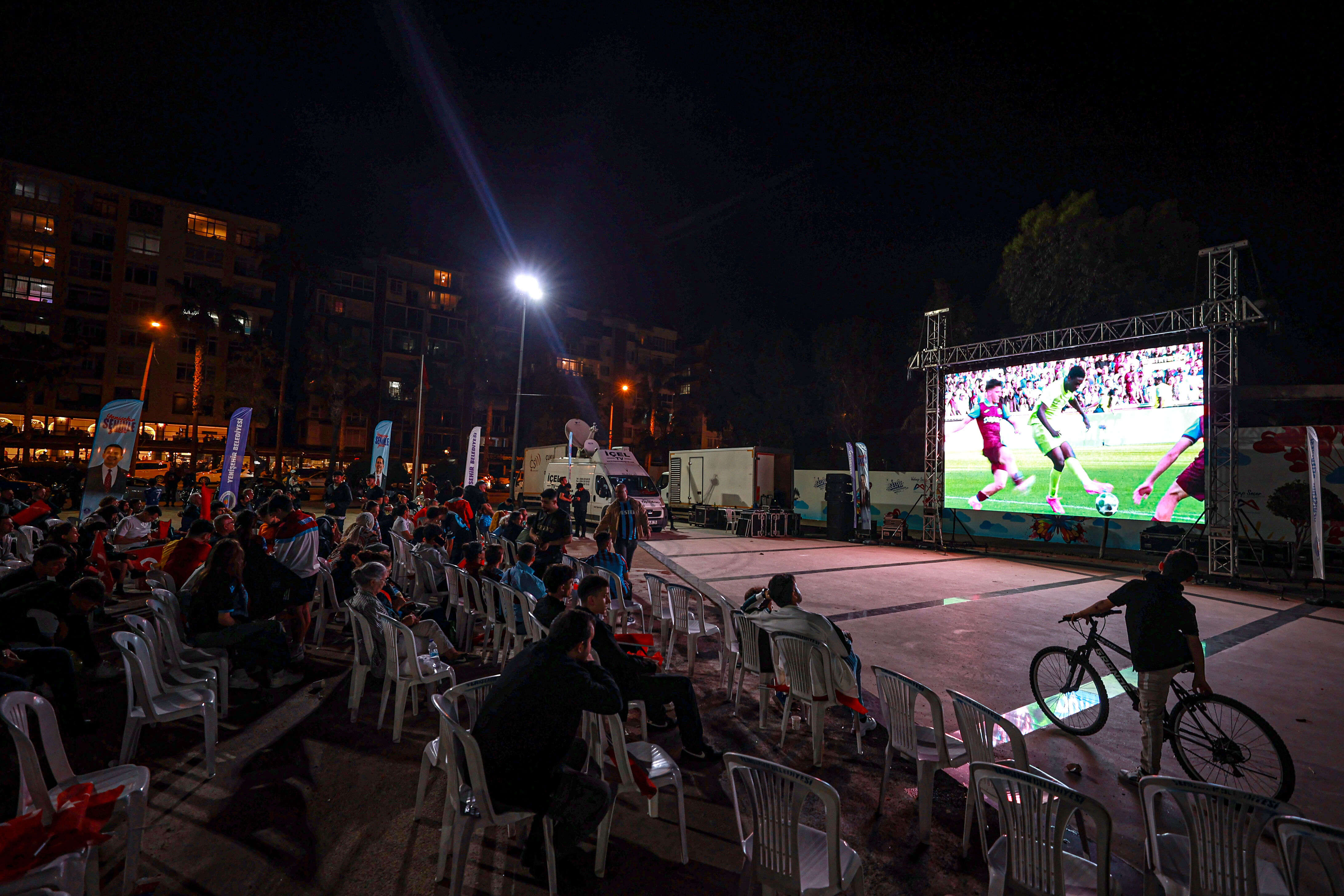 Trabzon'da hüzünlü final! Kolbastıyla başladılar, son düdükle yıkıldılar! - 1. Resim