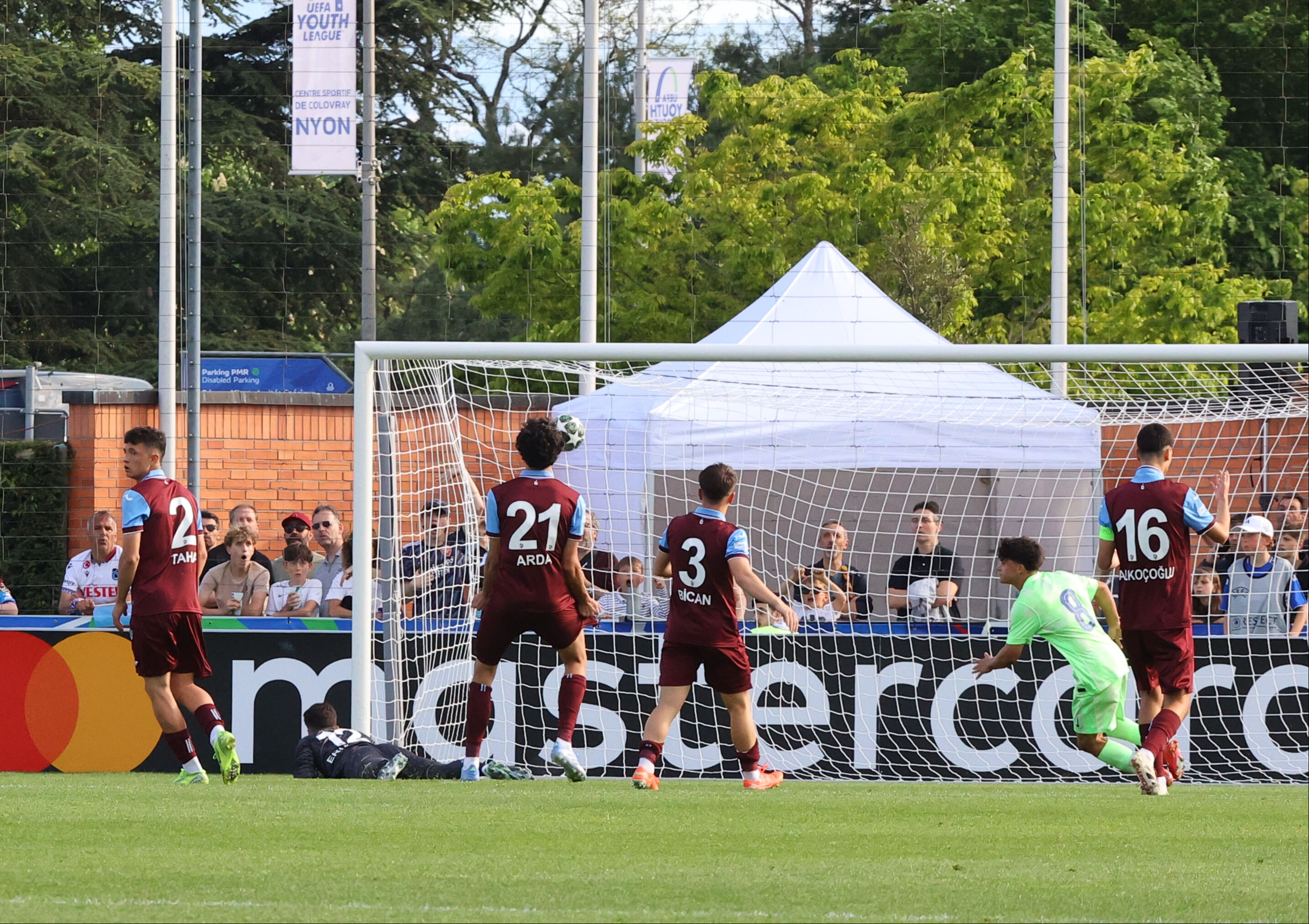 Trabzonspor Barcelona U19 maçı kaç kaç bitti, kim kazandı? UEFA Gençlik Ligi finali Trabzonspor Barcelona U19 maçı kaç kaç bitti, kazandı mı? UEFA Gençlik Ligi finali - 1. Resim