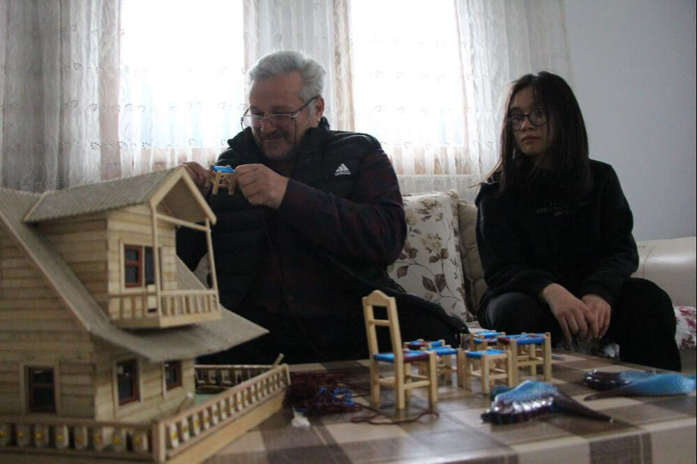 Yusuf Ay'ın duygulandıran hikayesi: İnternette tanıştığı Tayvanlı eşi evi terk etti, yıllardır boşanmayı bekliyor Yusuf Ay'ın duygulandıran hikayesi: İnternette tanıştığı Tayvanlı eşi evi terk etti, yıllardır boşanmayı bekliyor - 4. Resim