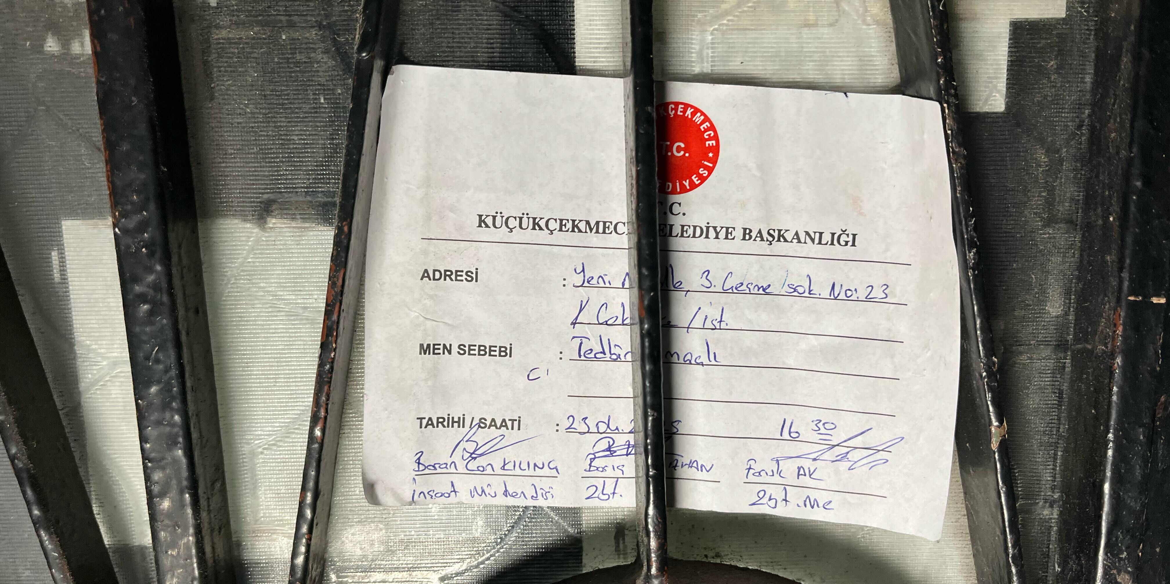 6.2'lik deprem sonrası 5 katlı binaya 'tahliye' kararı 6.2'lik deprem sonrası 5 katlı binaya 'tahliye' kararı - 1. Resim