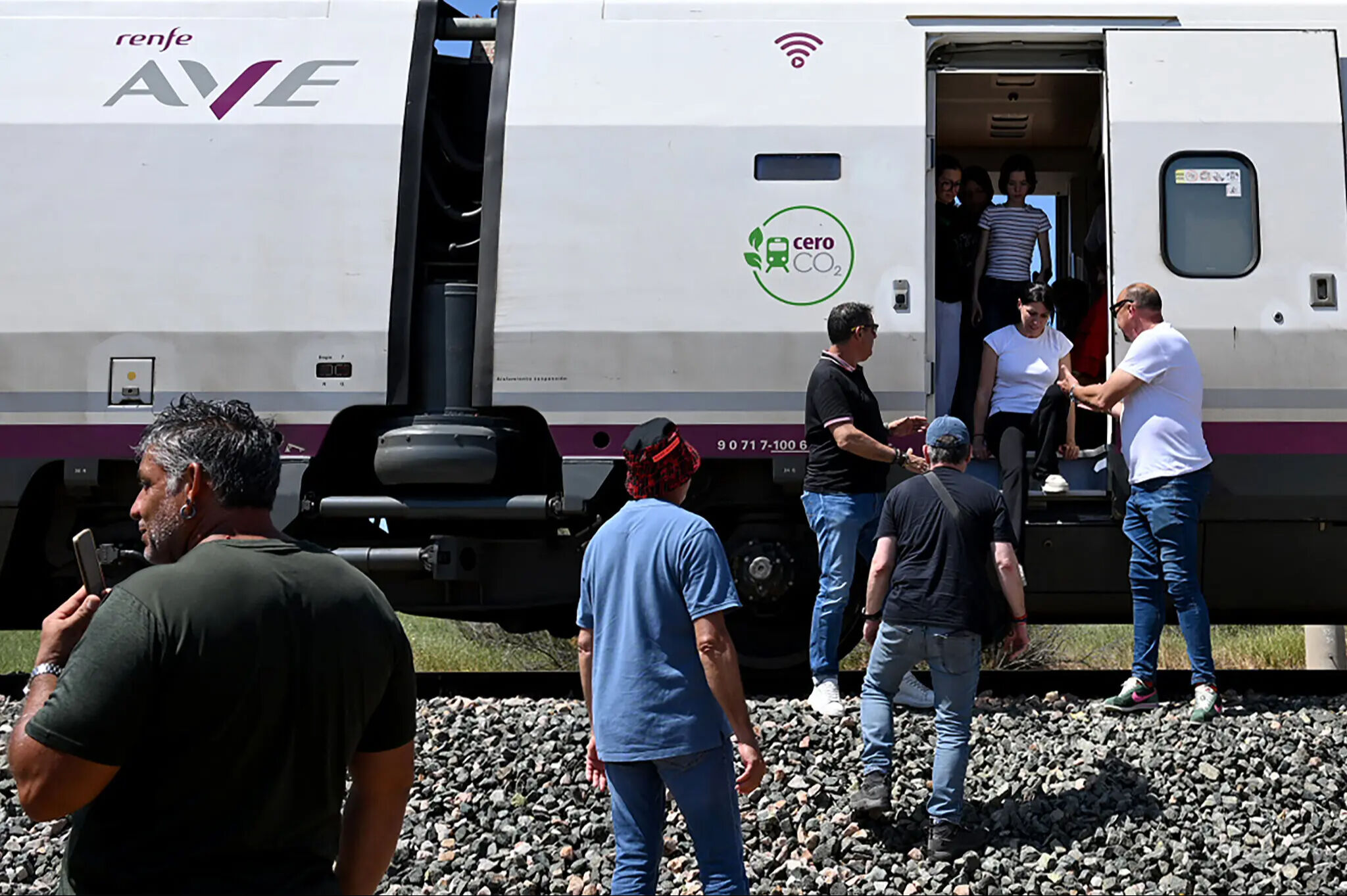 Avrupa karanlığa gömüldü: Kesintinin sebebi neden hala bulunamıyor? - 2. Resim