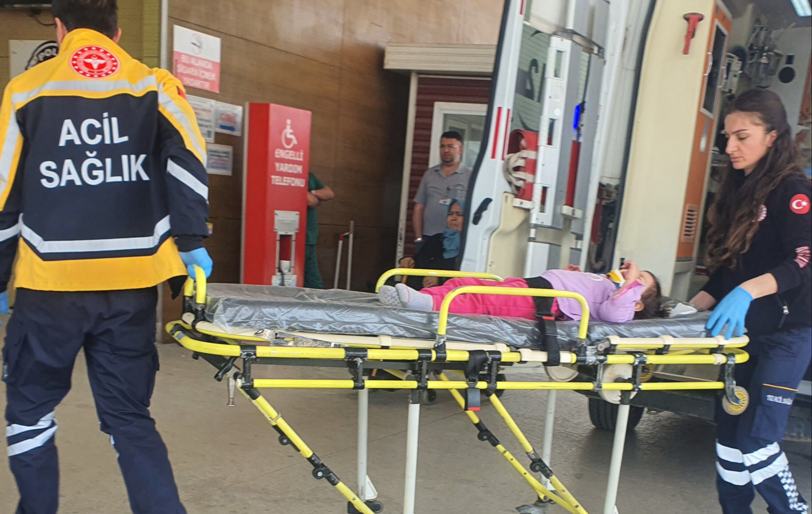 Bursa’da feci olay! 2 yaşındaki çocuk 2. kattan düştü Bursa’da feci olay! 2 yaşındaki çocuk 2. kattan düştü - 1. Resim