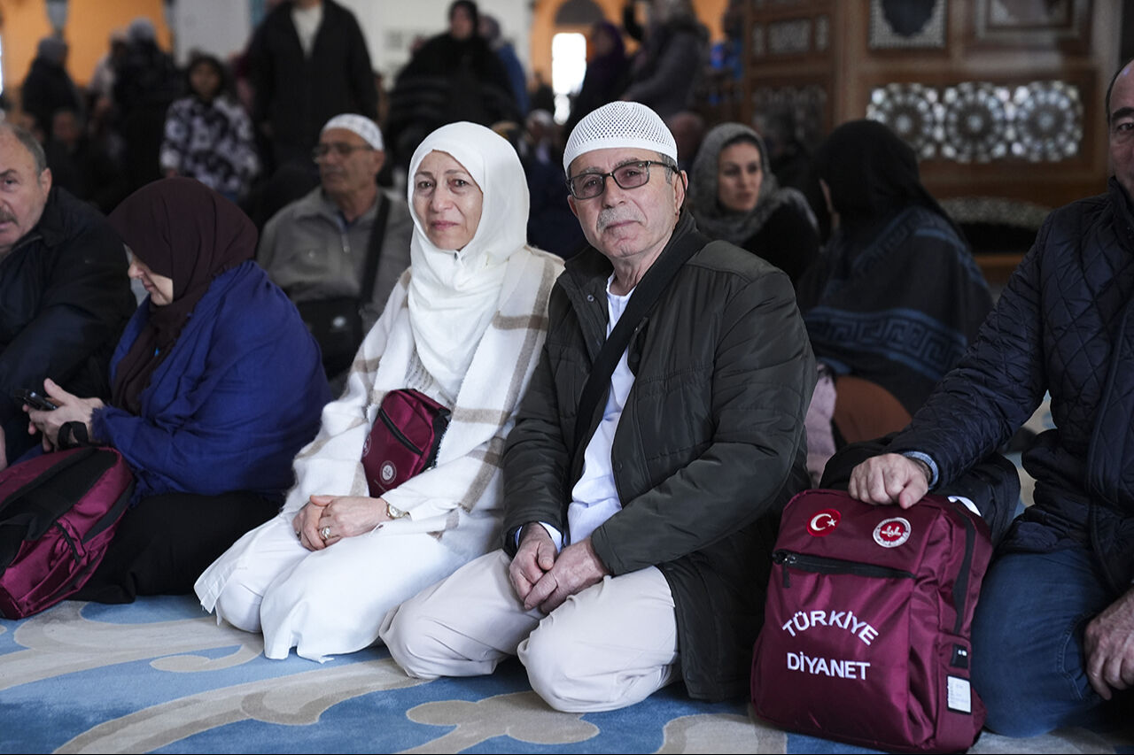 Duygular sel oldu, mukaddes topraklara akın başladı! İlk hac kafileleri dualarla uğurlandı - 3. Resim