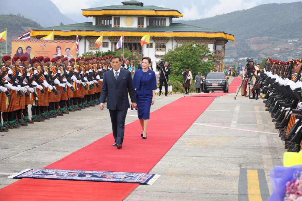 İlk yurt dışı ziyaretinde uçağı kendisi kullandı! İlk yurt dışı ziyaretinde uçağı kendisi kullandı! - 2. Resim
