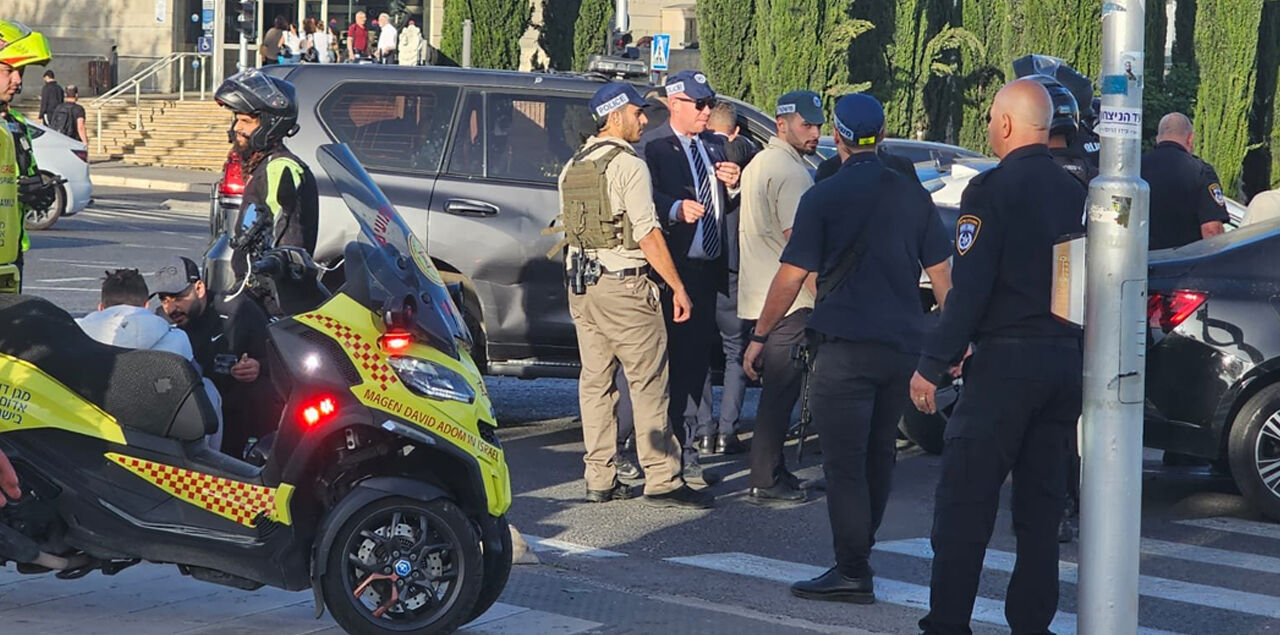 İsrail Başbakanı Netanyahu'nun konvoyu kaza yaptı İsrail Başbakanı Netanyahu'nun konvoyu kaza yaptı - 1. Resim