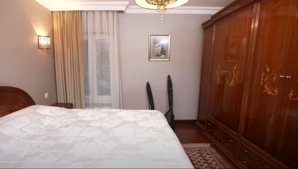 Şarkıcı Selahattin Alpay mütevazi evinin kapılarını ilk kez açtı! Sosyal medyada beğeni yağdı - 6. Resim