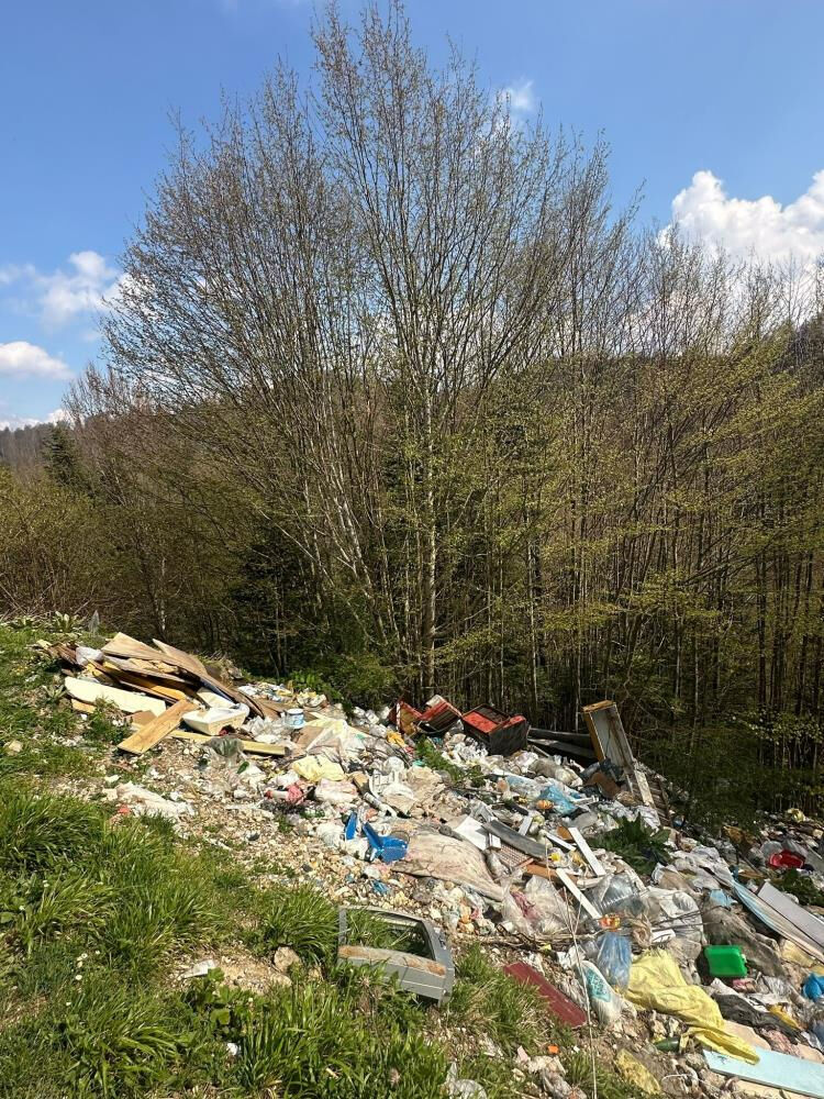 Utandıran görüntüler: Yaylayı çöplüğe çevirdiler - 1. Resim