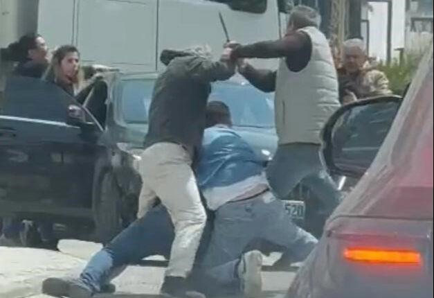 Yer İzmir... Trafikte satırlı dehşet kamerada - 2. Resim