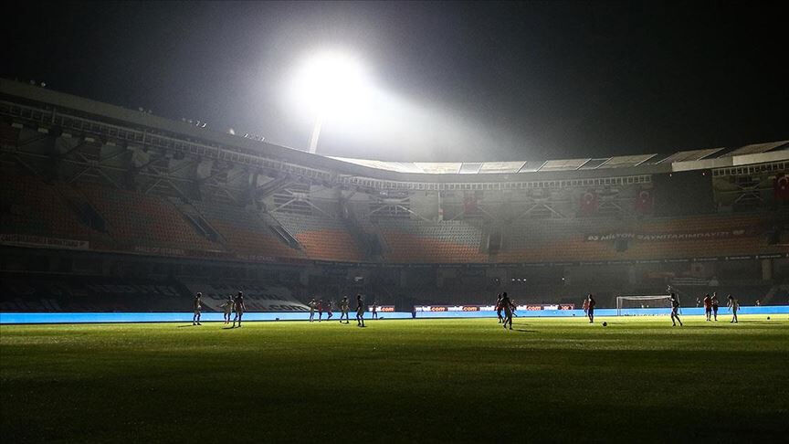 Barcelona-Inter maçı sırasında elektrik kesintisi olursa ne olur? UEFA maçın ertelenip ertelenmeyeceğini açıkladı! Barcelona-Inter maçı sırasında elektrik kesintisi olursa ne olur? UEFA maçın ertelenip ertelenmeyeceğini açıkladı! - 3. Resim