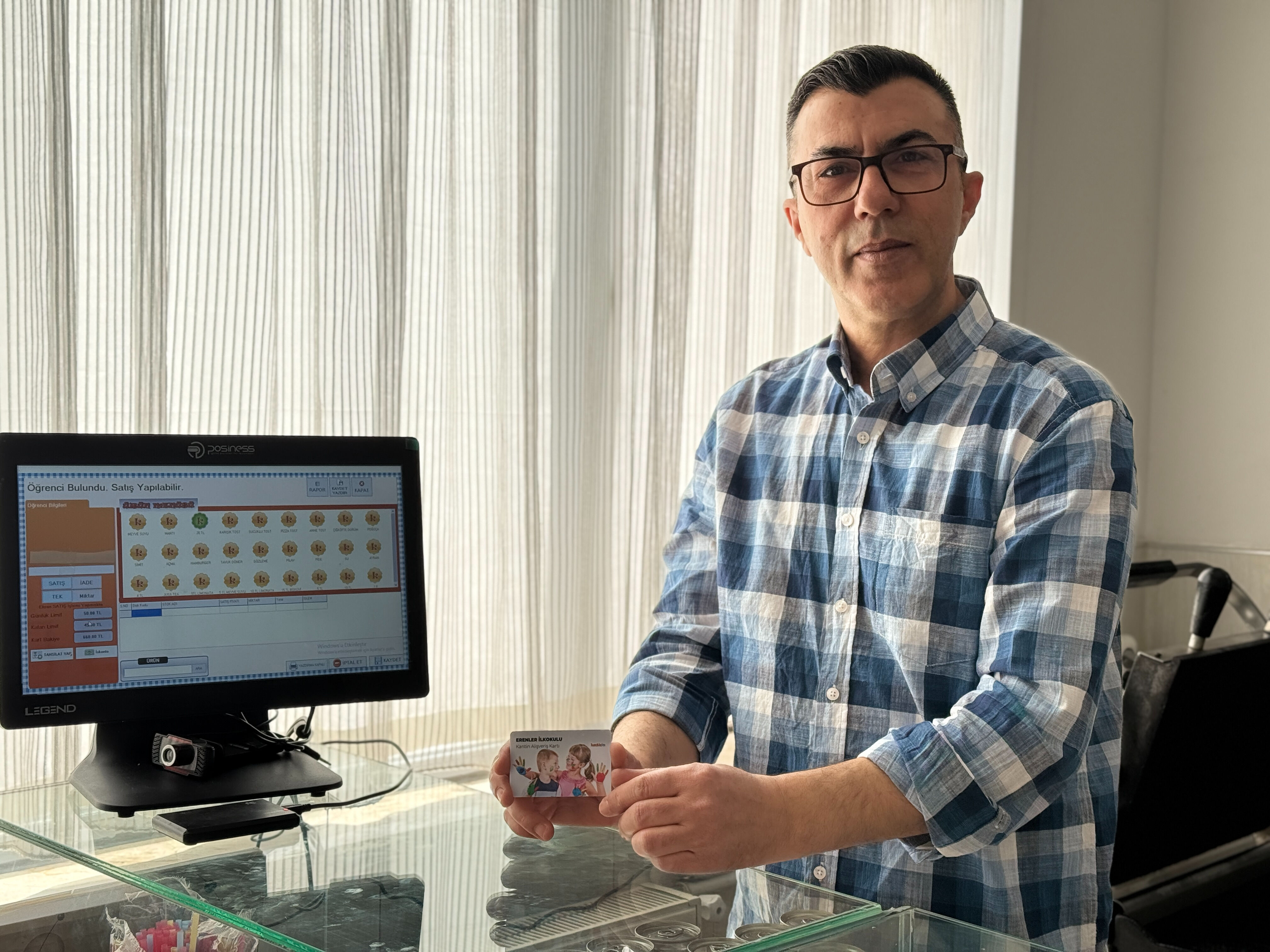 Dar gelirli ailelerin çocuklarına dağıtıldı! Bu kartla okul kantinlerinde her şey ücretsiz - 3. Resim