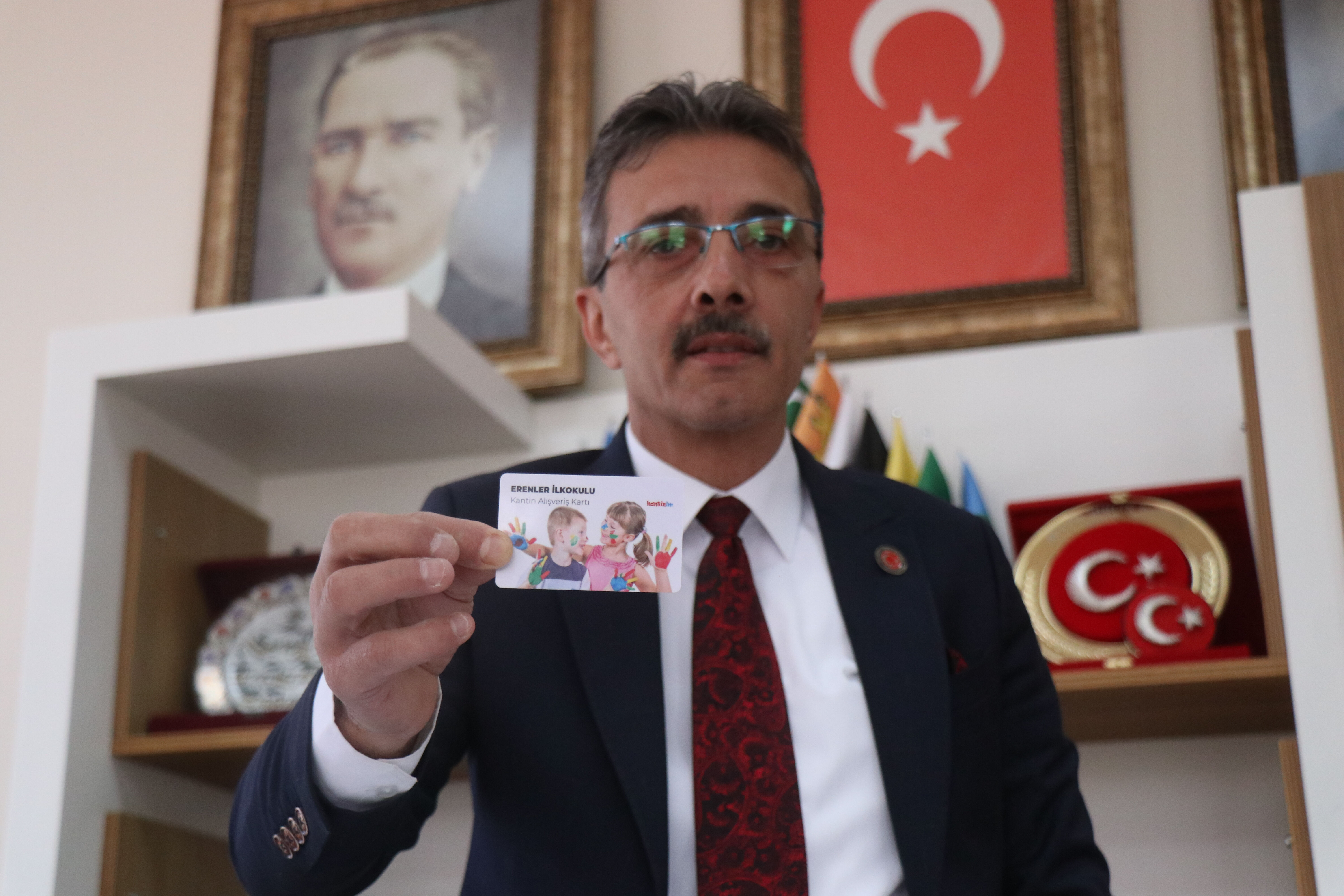 Dar gelirli ailelerin çocuklarına dağıtıldı! Bu kartla okul kantinlerinde her şey ücretsiz - 2. Resim