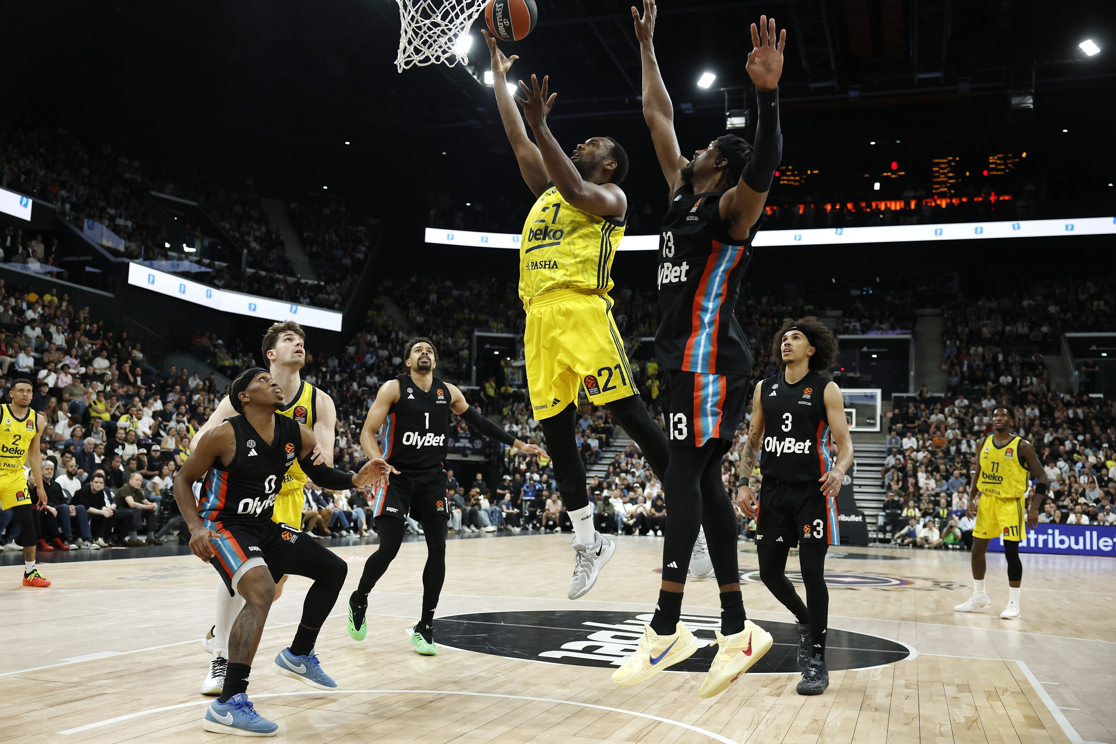 Fenerbahçe Beko, Final Four'da! Paris Basketbol'u 98-88 mağlup etti Fenerbahçe Beko, Final Four'da! Paris Basketbol'u 98-88 mağlup etti - 3. Resim