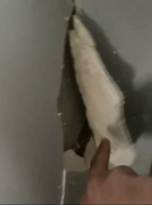 Hasarlı dairelere milyonluk ilanlar! "Sağlam" denen sitede şoke eden görüntüler - 2. Resim