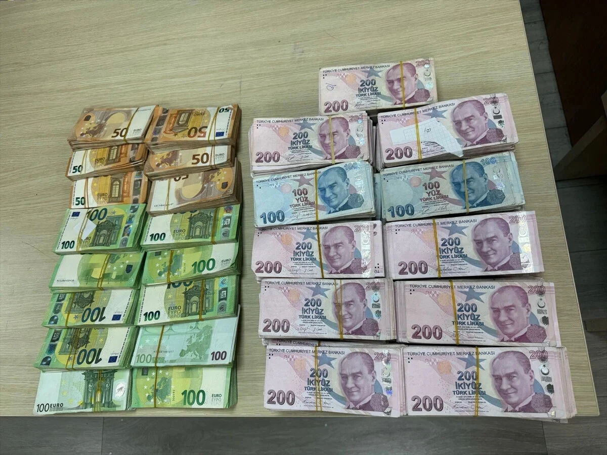 İBB'ye 2. dalga operasyonunda flaş gelişme! 18 kişi tutuklandı - 1. Resim