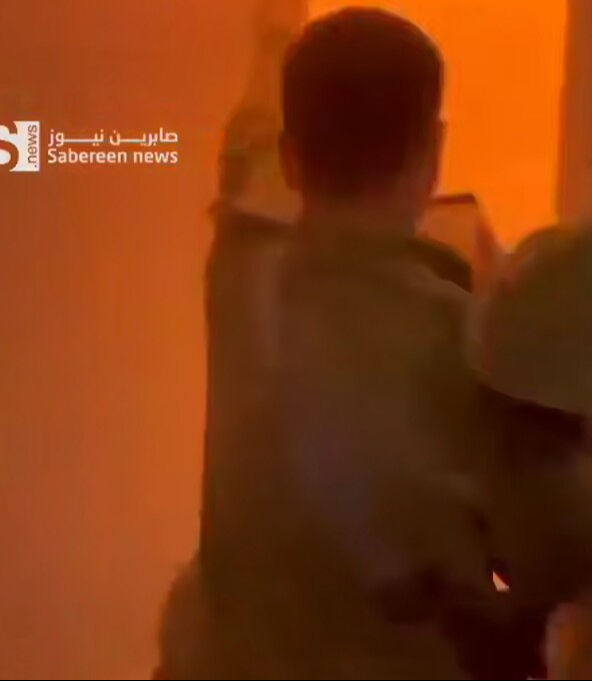 İsrailli askerler alevler arasında mahsur kaldı! Orman yangını askeri üsse sıçradı - 1. Resim