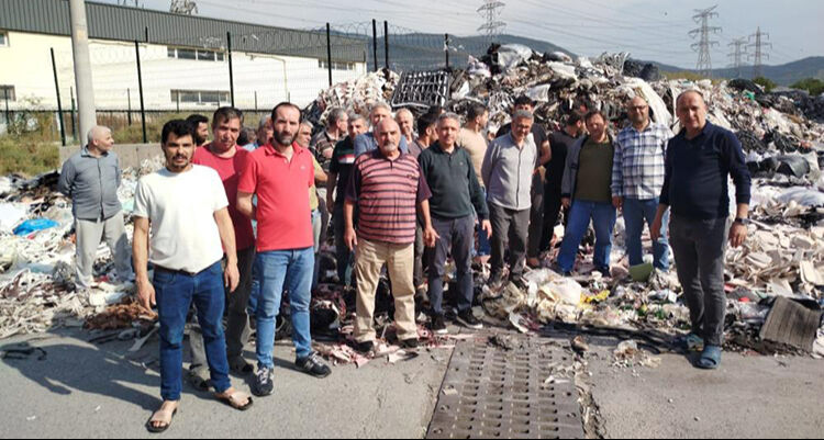 İzmir Ayakkabıcılar Sitesi'nde çöp dağları! Esnaf isyan etti: Fareler cirit atıyor İzmir Ayakkabıcılar Sitesi'nde çöp dağları! Esnaf isyan etti: Fareler cirit atıyor - 3. Resim