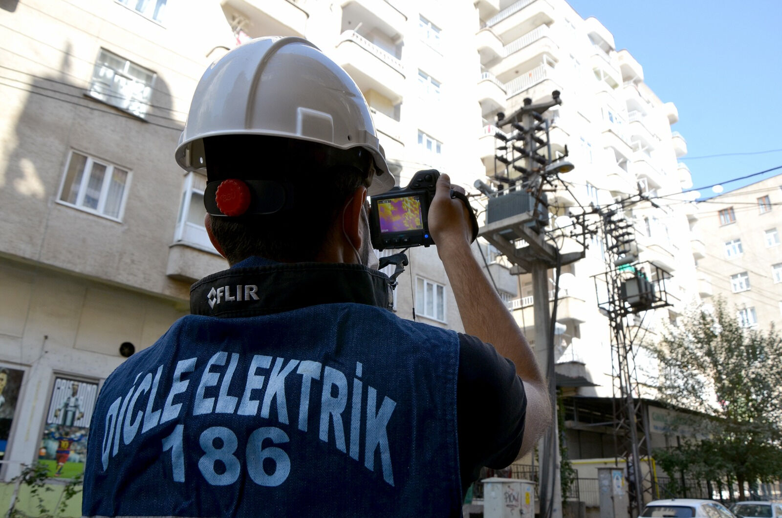 Şanlıurfa ve Mardin zirvede! Neredeyse yüzde 100'üne yakını elektriği kaçak kullanıyor: Bedeli 45 milyar TL... Şanlıurfa ve Mardin zirvede! Neredeyse yüzde 100'üne yakını elektriği kaçak kullanıyor: Bedeli 45 milyar TL... - 2. Resim